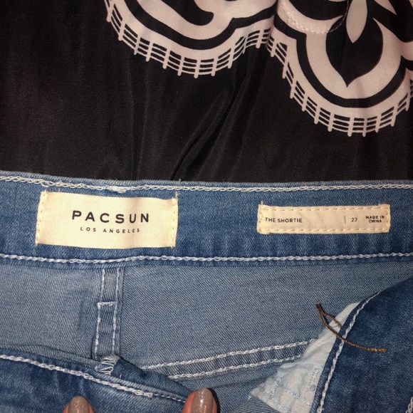 🟣DENIM SHORTS🟣 - Picture 3 of 7